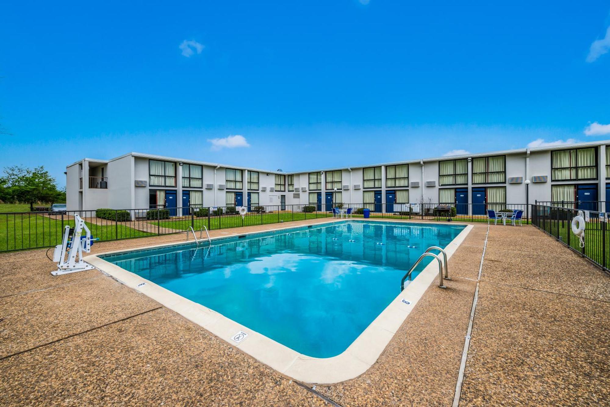 Motel 6-Henderson, TX Buitenkant foto